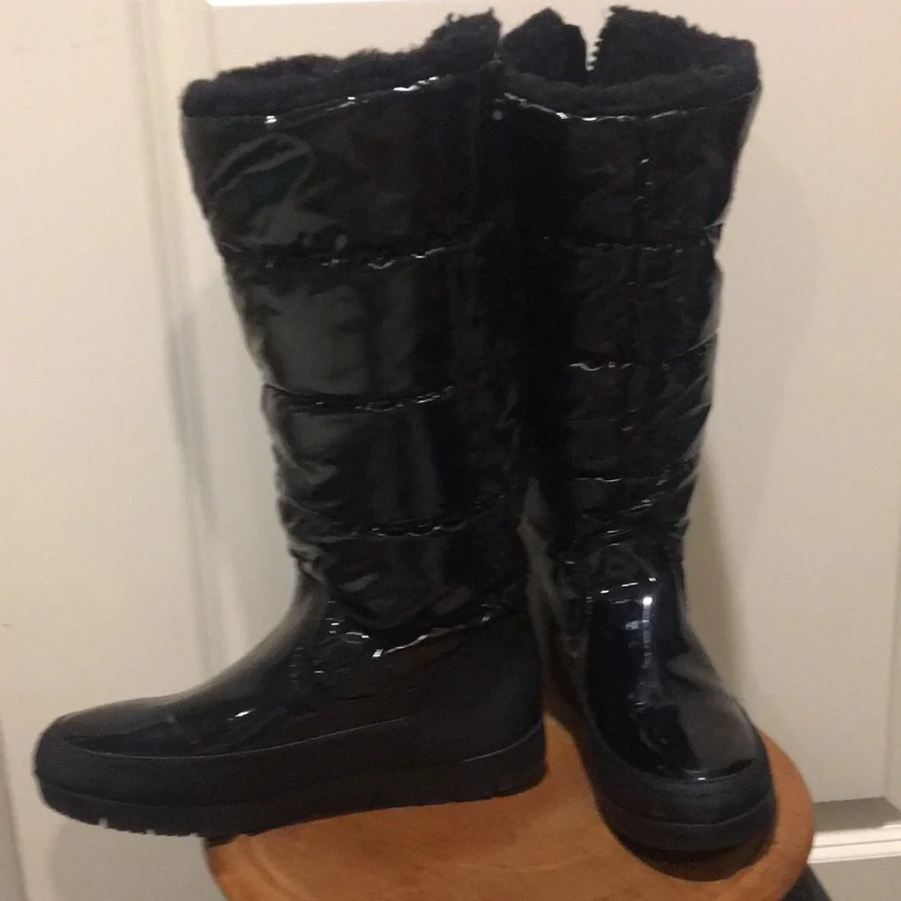 Like New!Steve Madden-Madden Girl Iggloo Puffer Tall Boots patent leather look 8